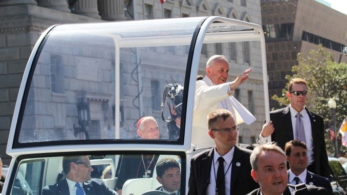 pope-2377985_1280